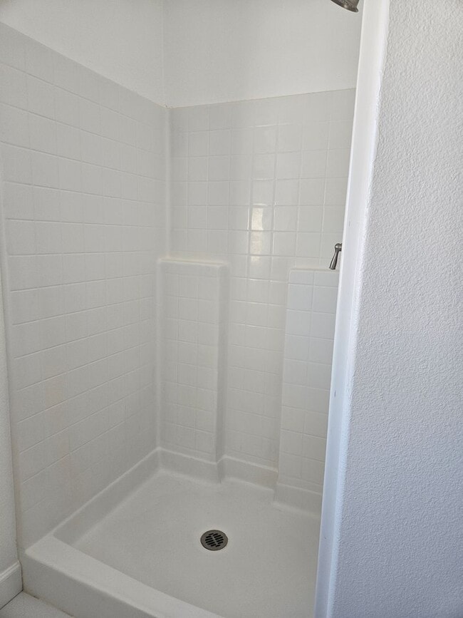 Building Photo - STUNNING CUSTOM APPLE VALLEY HOME