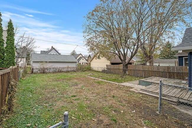 Building Photo - Newly Renovated 3 Bed 2 Bath Home in St Paul