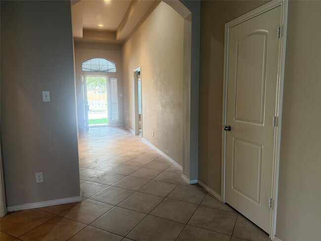 Building Photo - 10919 Starling Creek Dr