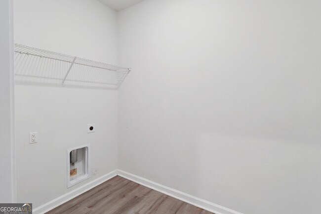 Building Photo - 120 Greenbriar Dr