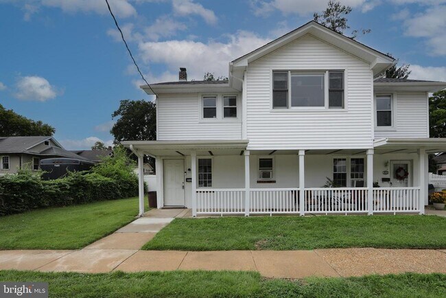Building Photo - 312 4th Ave