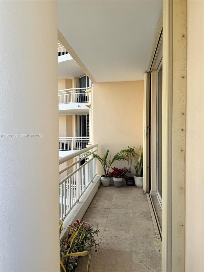 Building Photo - 888 Brickell Key Dr