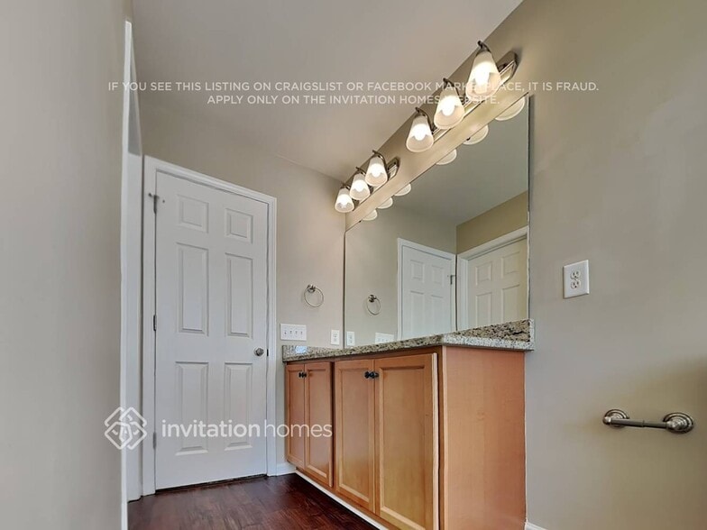 Building Photo - 1432 Ujamaa Dr
