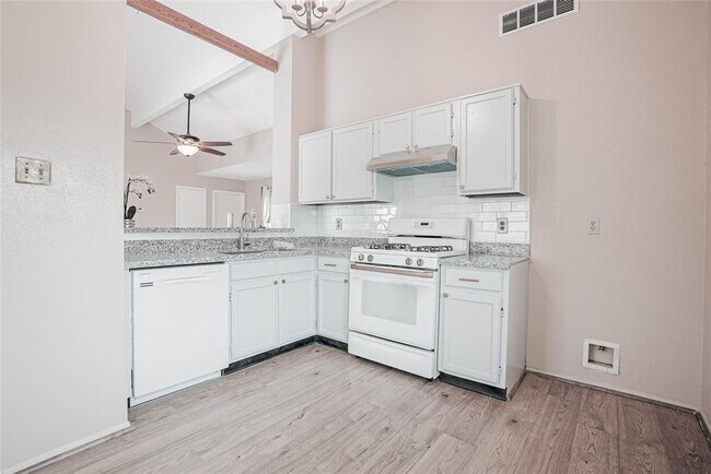 Building Photo - 11103 W Brompton Dr