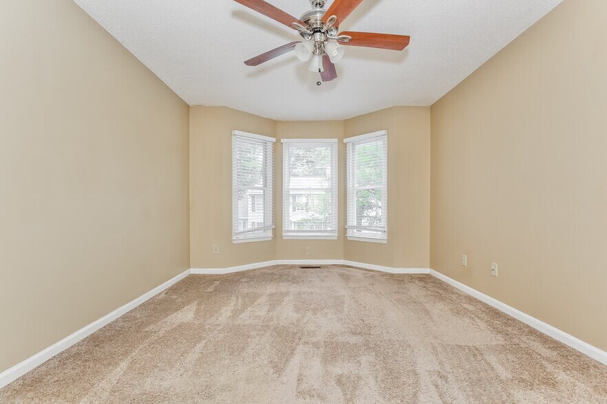 Building Photo - 7 Planters Wood Trail