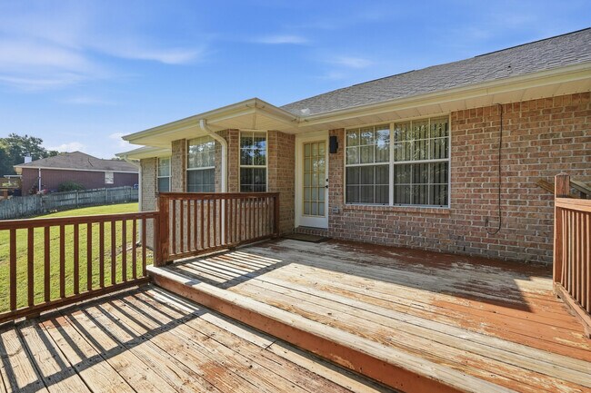 Building Photo - 4881 Traxx St