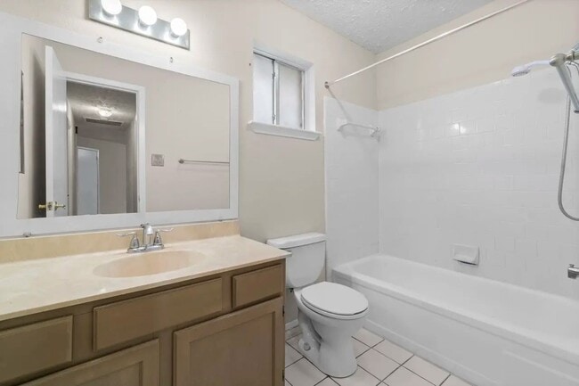 Building Photo - 18703 Lippizaner Dr