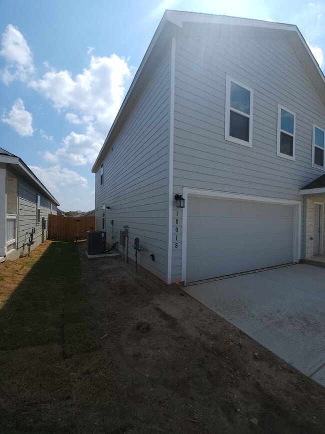 Building Photo - 2 Week Free rent Special! South Side of SA /VIDA community Brand New 4-bed, 2-bth home