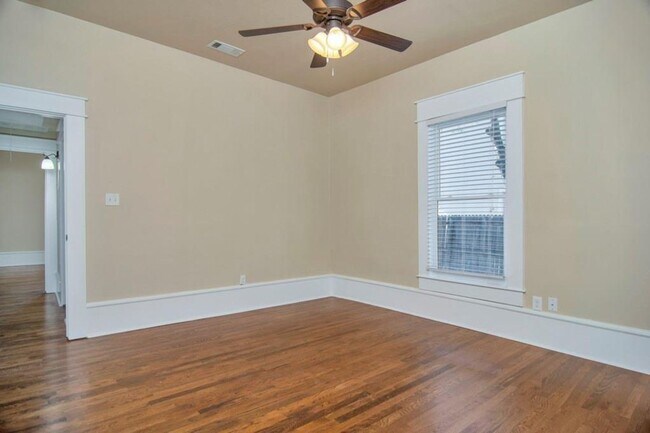 Building Photo - COMING IN APRIL! Darling Doll House is a must see!