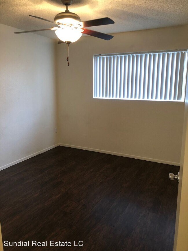 Building Photo - 1107 E University Dr