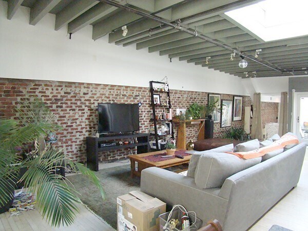 Building Photo - 23 Stanhope St