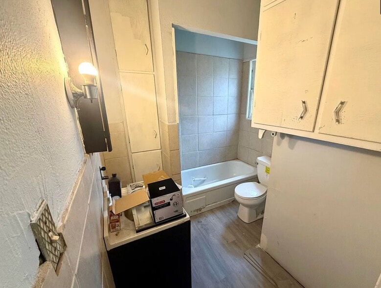 Building Photo - 3118 Elm St