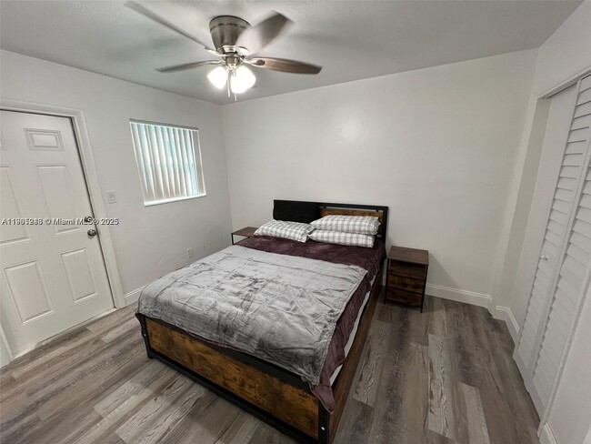 Primary Photo - 2744 NW 13th St