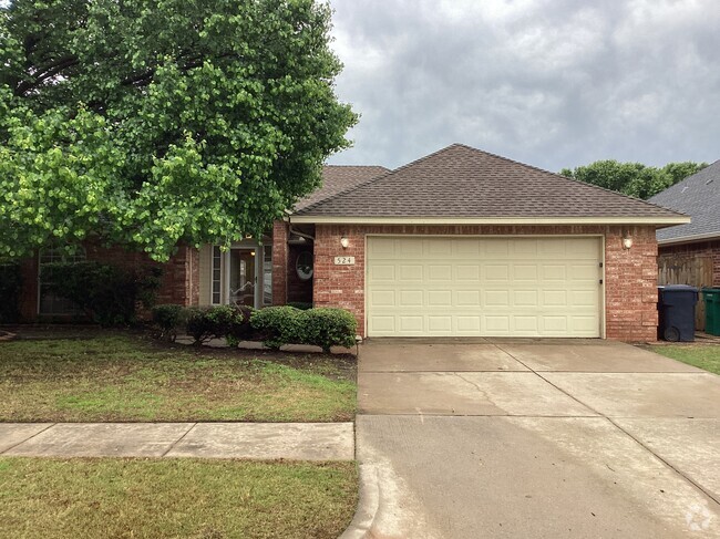 Building Photo - 524 SW 154th Ct