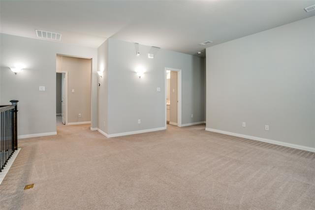 Building Photo - 3001 Renmuir Dr