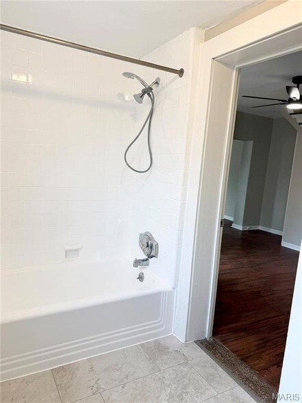 Building Photo - 1928 Macklind Ave