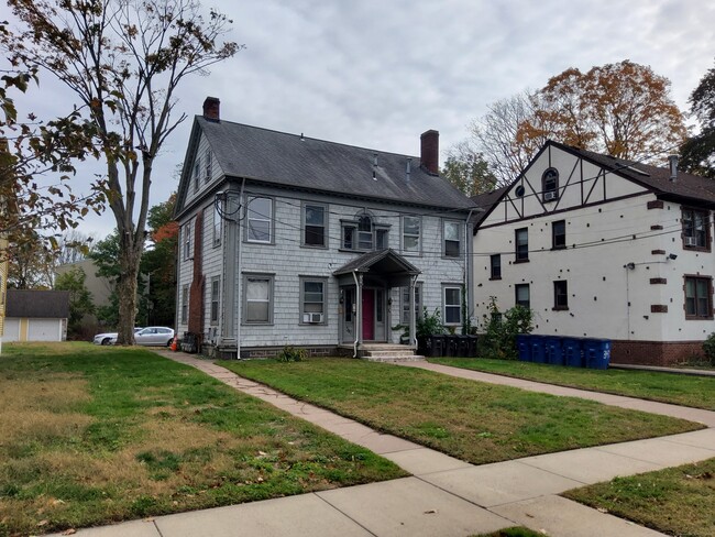 Building Photo - 347 Alden Ave