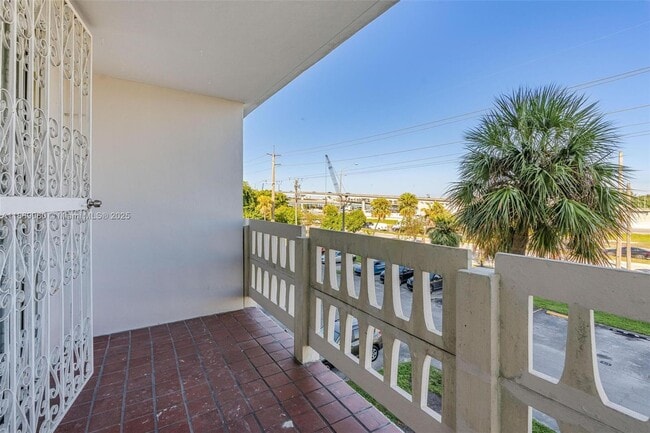 Building Photo - 15600 NW 7th Ave