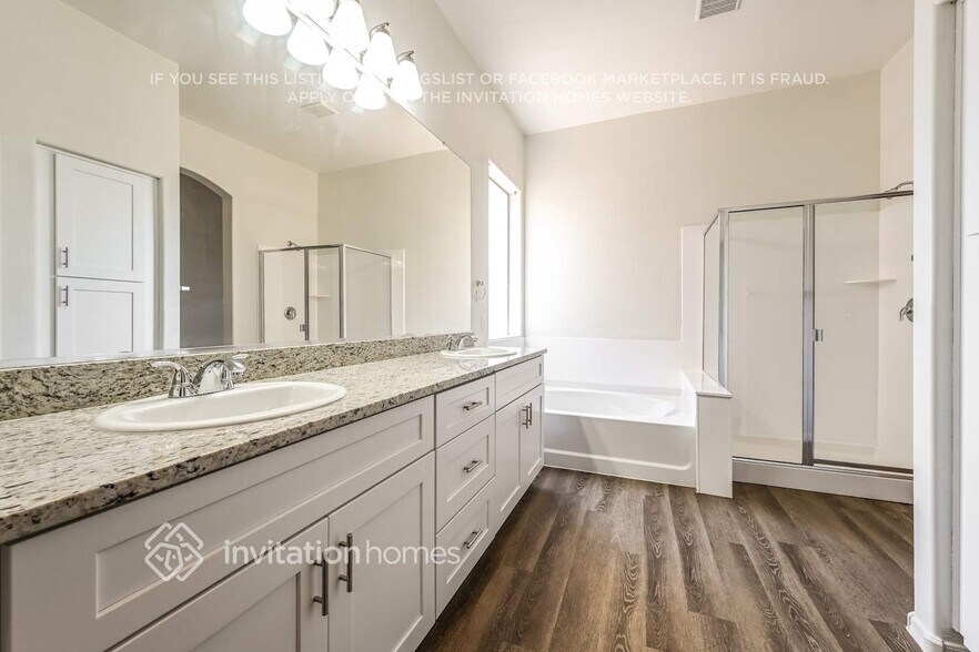 Building Photo - 16823 W Ocotillo St