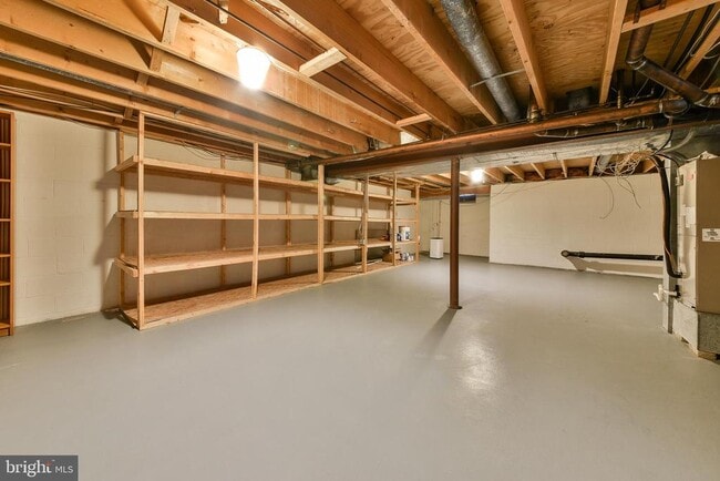 Building Photo - 702 Spice Bush