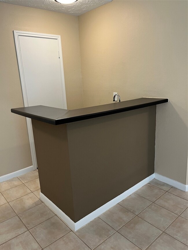 Building Photo - 8415 Blacksmith Dr