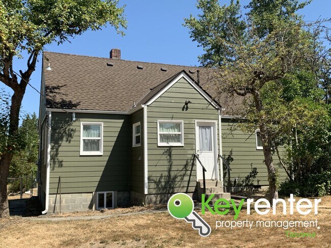 Building Photo - Recently Remodeled 3bd/1.5Bath Tacoma House!