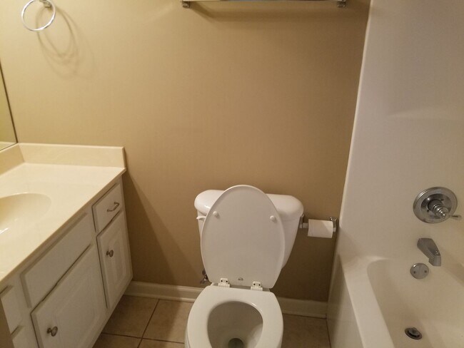 Building Photo - 4707 Mitford Cir