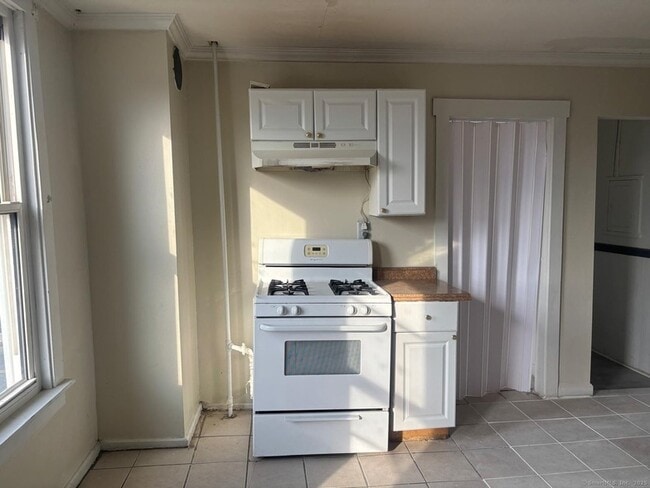 Primary Photo - 1308 E Main St