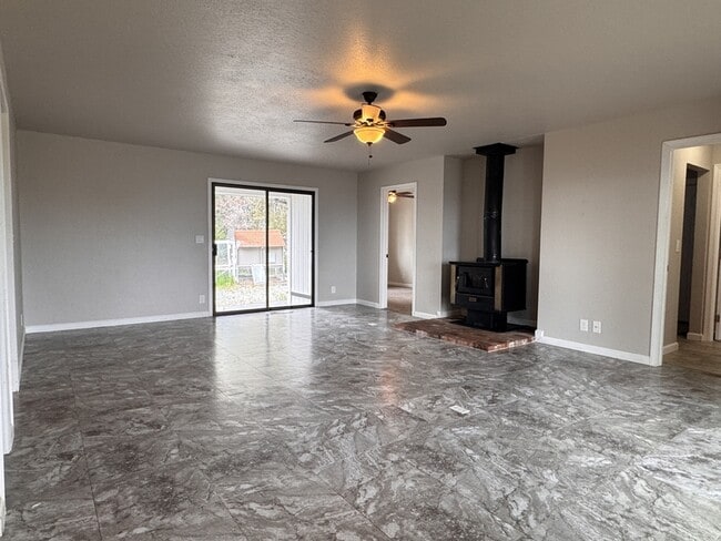 Building Photo - 17554 Patricia Way