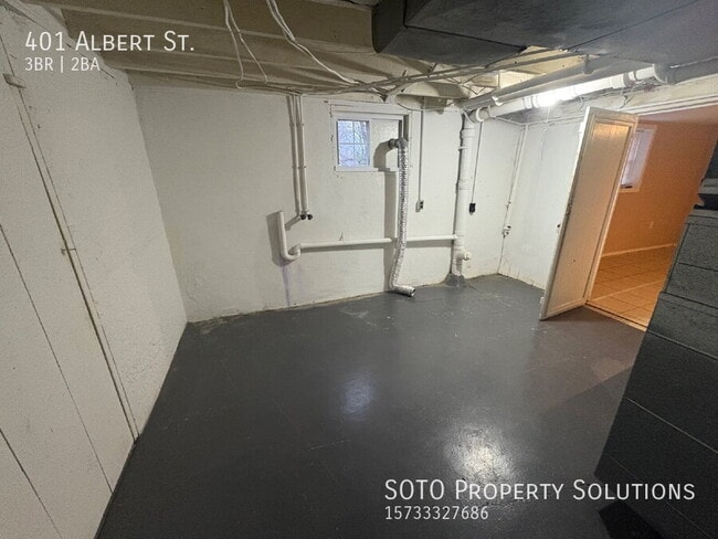 Building Photo - 401 Albert St