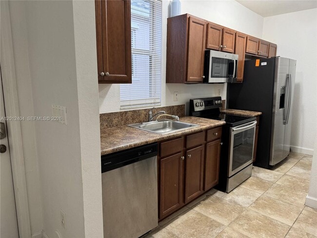 Building Photo - 9203 SW 170th Ct