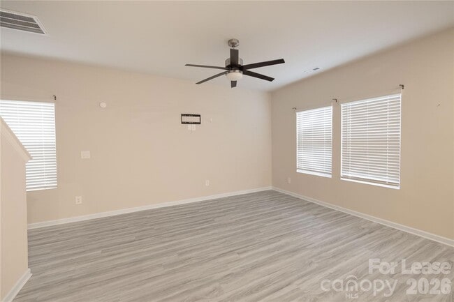 Building Photo - 309 Fairchild Wy