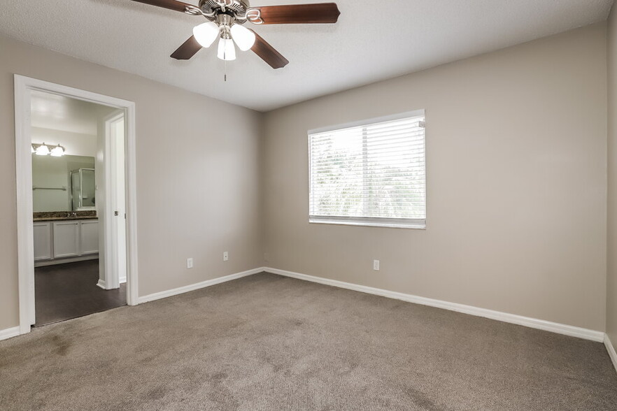 Building Photo - 13121 Fennway Ridge Dr