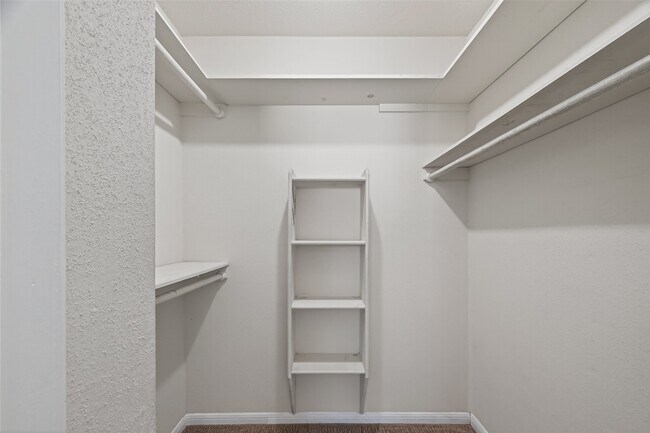 Building Photo - 14381 Still Meadow Dr