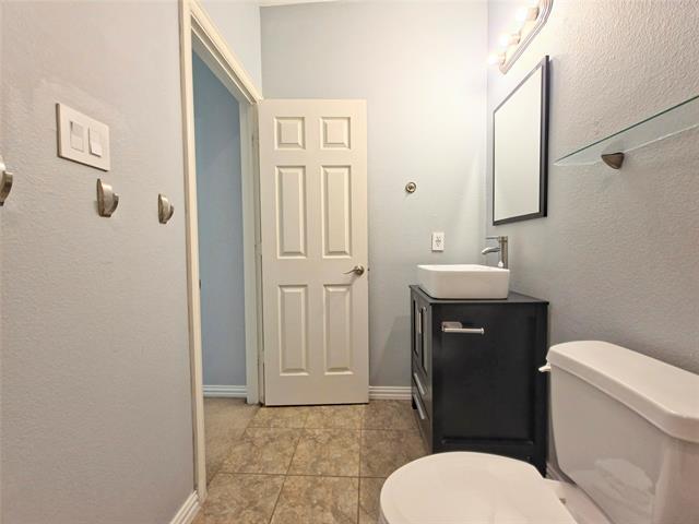 Building Photo - 4121 William Dehaes Dr