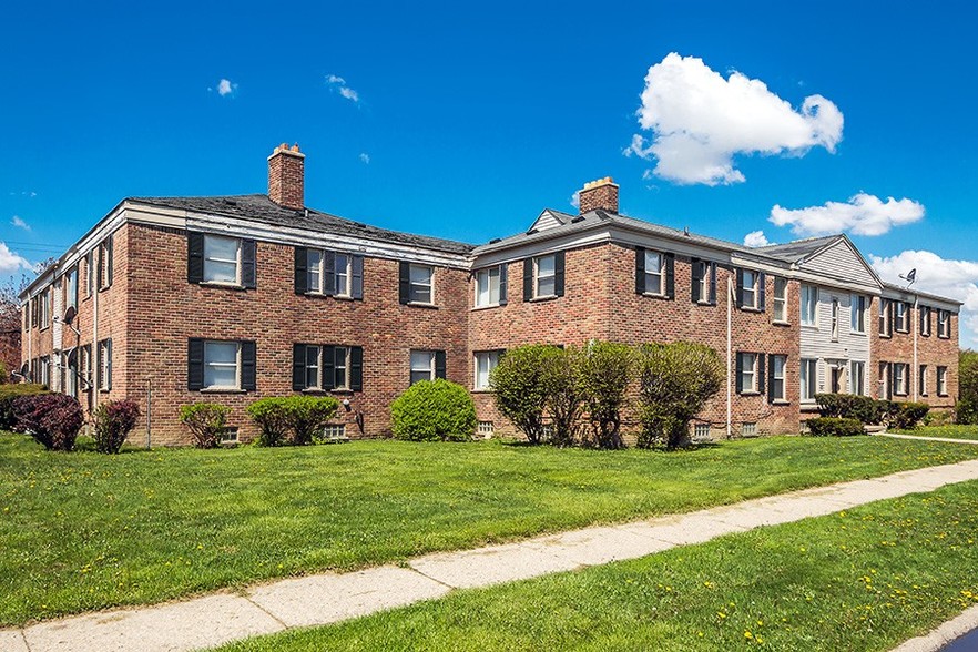 Building Photo - Franklin Village Apartments