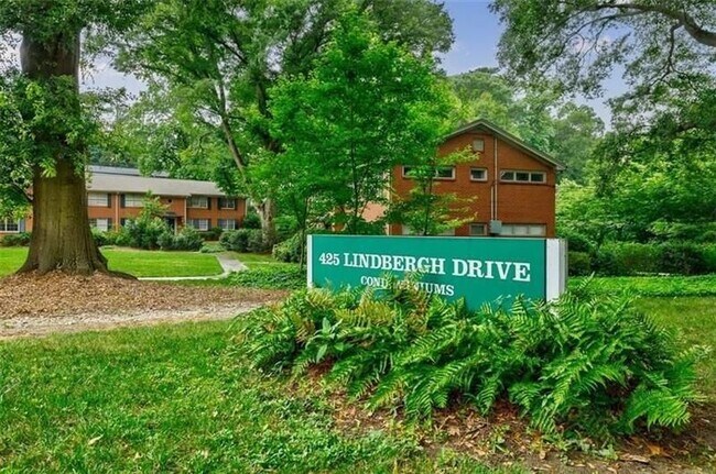 Building Photo - 425 Lindbergh Drive NE