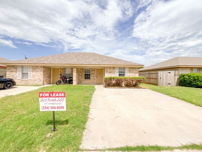 Building Photo - 1707 Windward Dr