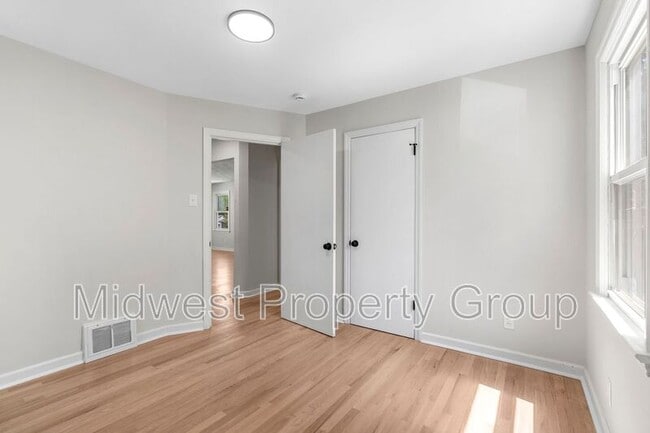 Building Photo - 4319 Boswell Ave