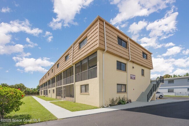 Building Photo - 7101 Ridgewood Ave