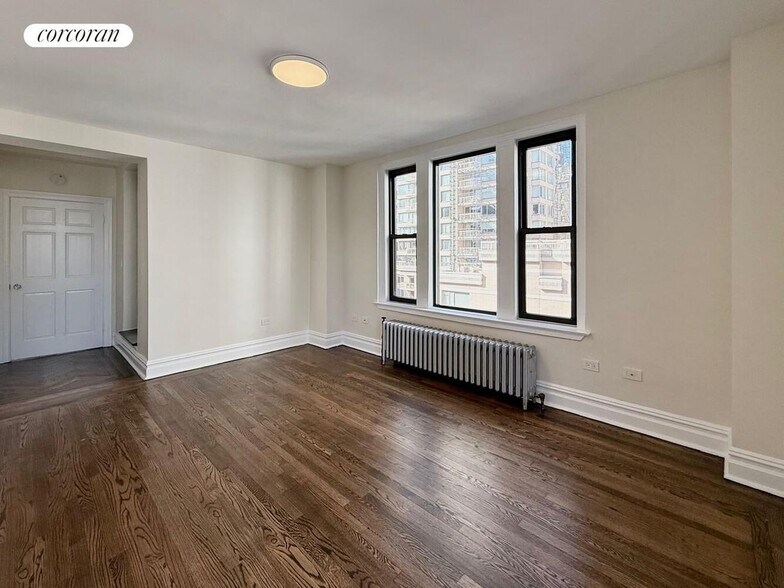 Building Photo - 210 E 68th St