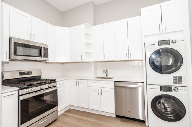 Building Photo - Gorgeous One Bedroom Apartment in Central ...