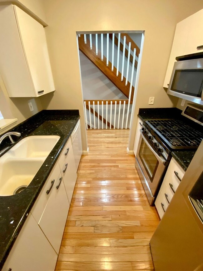 Building Photo - Beautiful Bethel Commons Condo For Rent In Dublin Schools