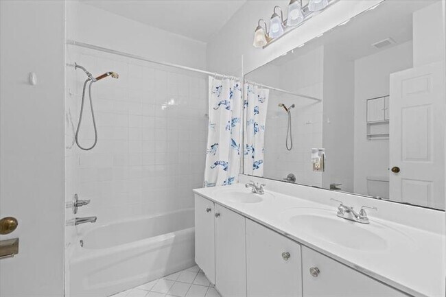 Building Photo - 1441 Cardinal Way