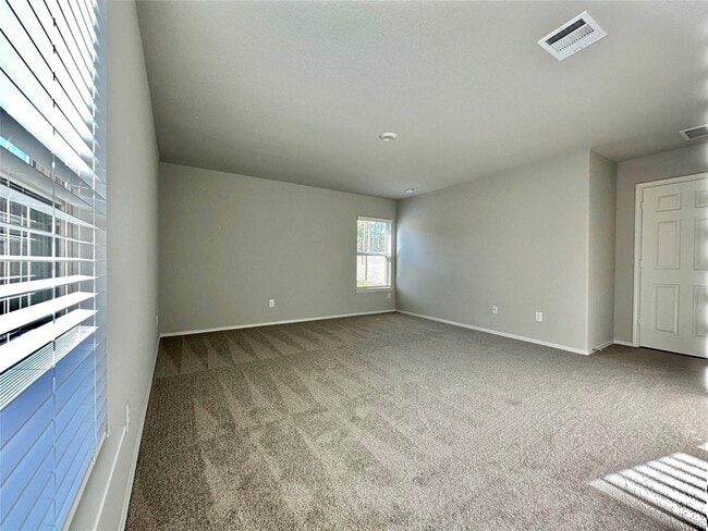 Building Photo - 270 Cumberland Forest Dr