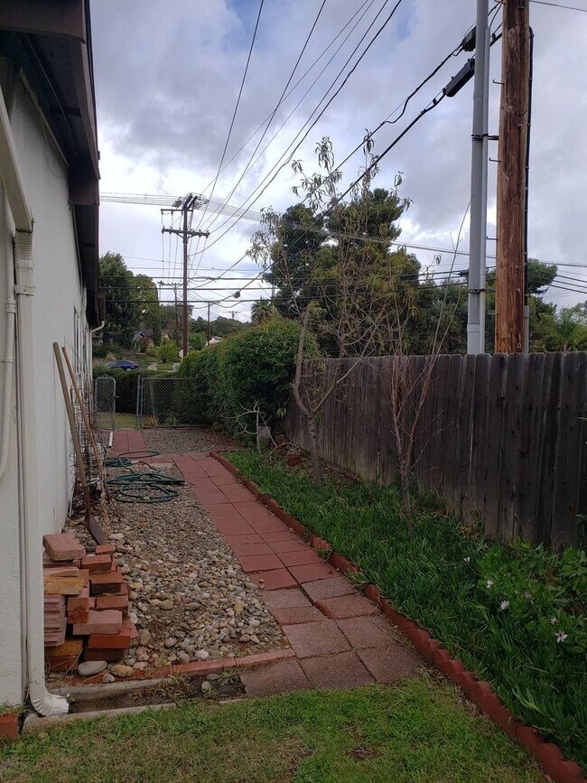 Building Photo - 5 Bed, 3 Bath La Mesa Home with SOLAR!