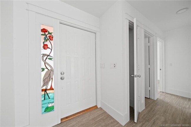 Building Photo - 2284 SW Spoonbill Dr