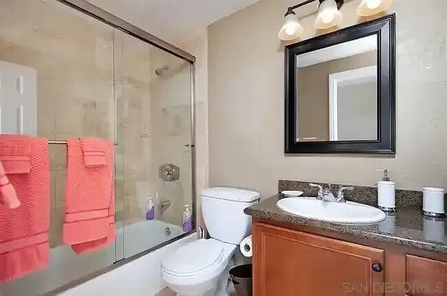 Building Photo - 3175 Howard Ave