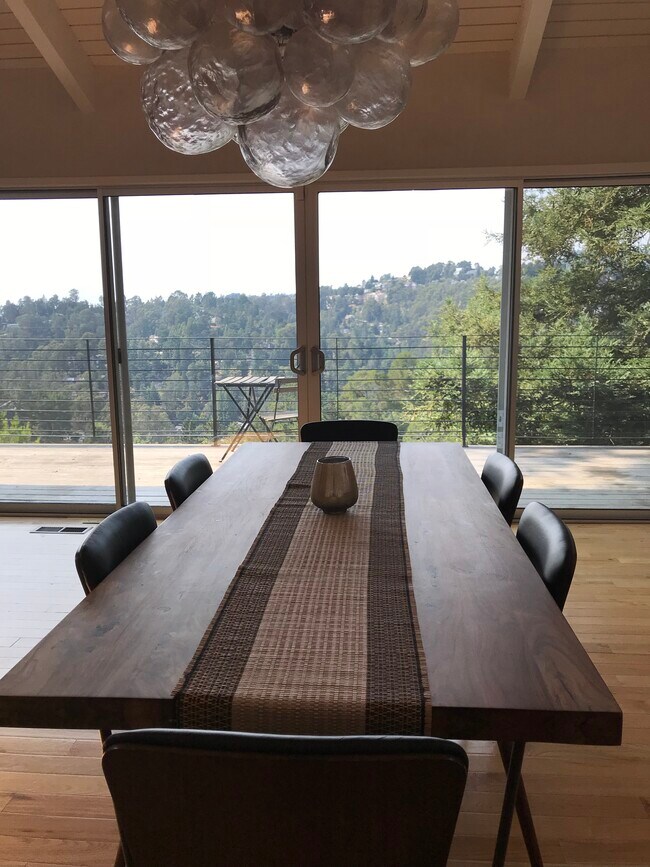 Building Photo - 6579 Exeter Dr