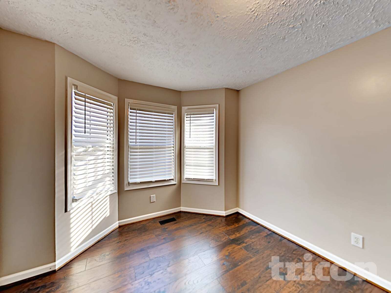 Building Photo - 206 Blake Dr